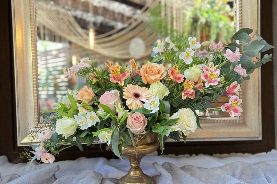 Un arreglo floral hermoso