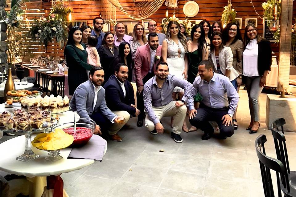 Invitados felices