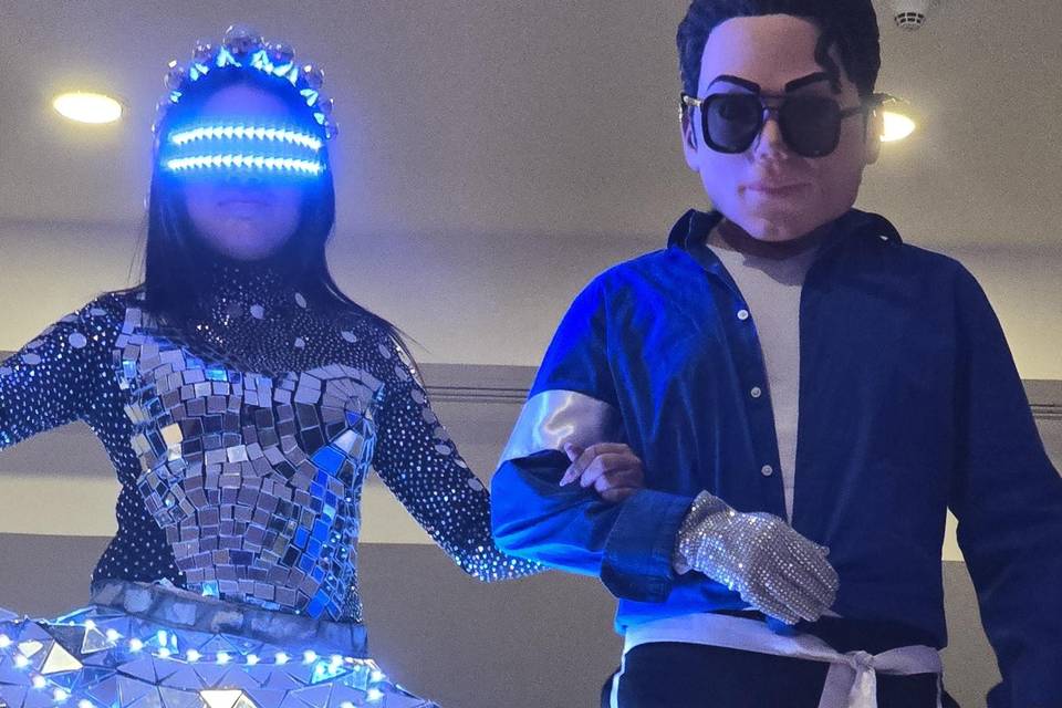Mirror woman y michael cabezon