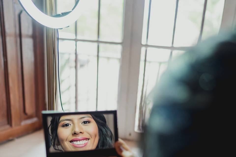 Maquillaje y peinado de novia