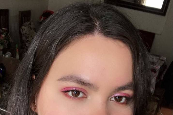 Maquillaje en tonos rosa