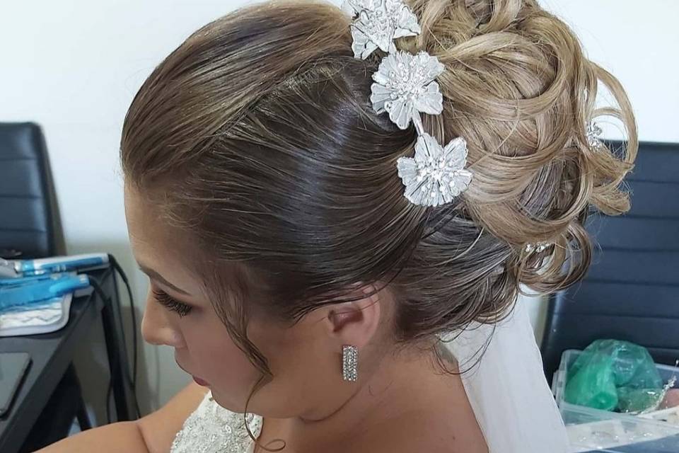 Maquillaje y peinado novia