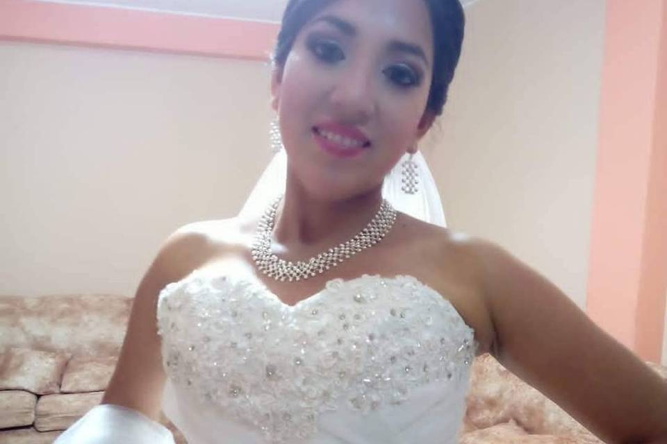 Maquillaje y peinado novia