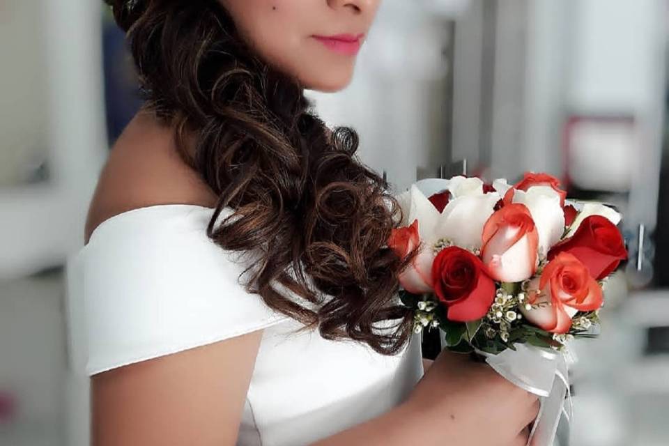 Maquillaje y peinado novia