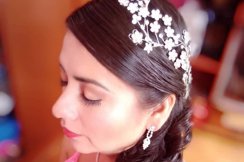 Maquillaje y peinado novia