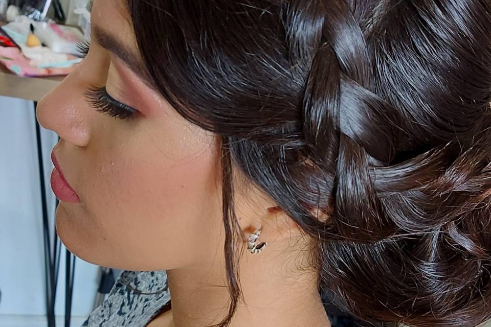 Maquillaje y peinado novia