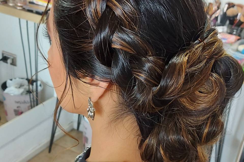 Maquillaje y peinado novia