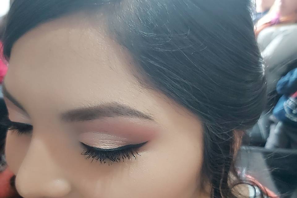 Maquillaje y peinado novia