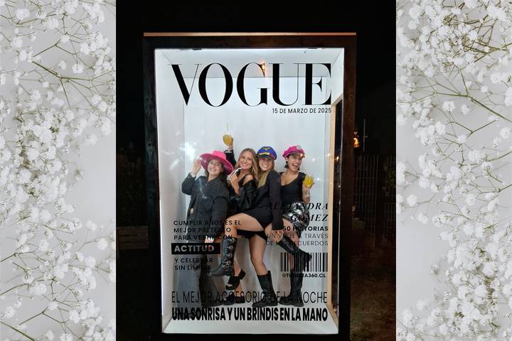 Cabina Magazine Booth VOGUE