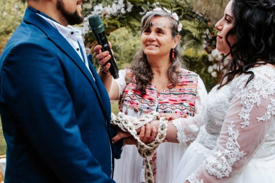 Ceremonia de Pía Handfasting