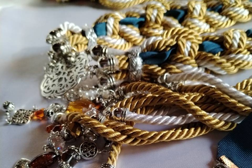 Dijes handfasting