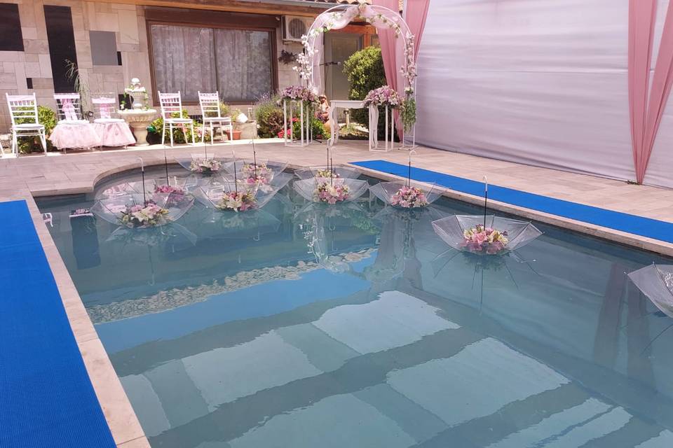 Altar y piscina floral