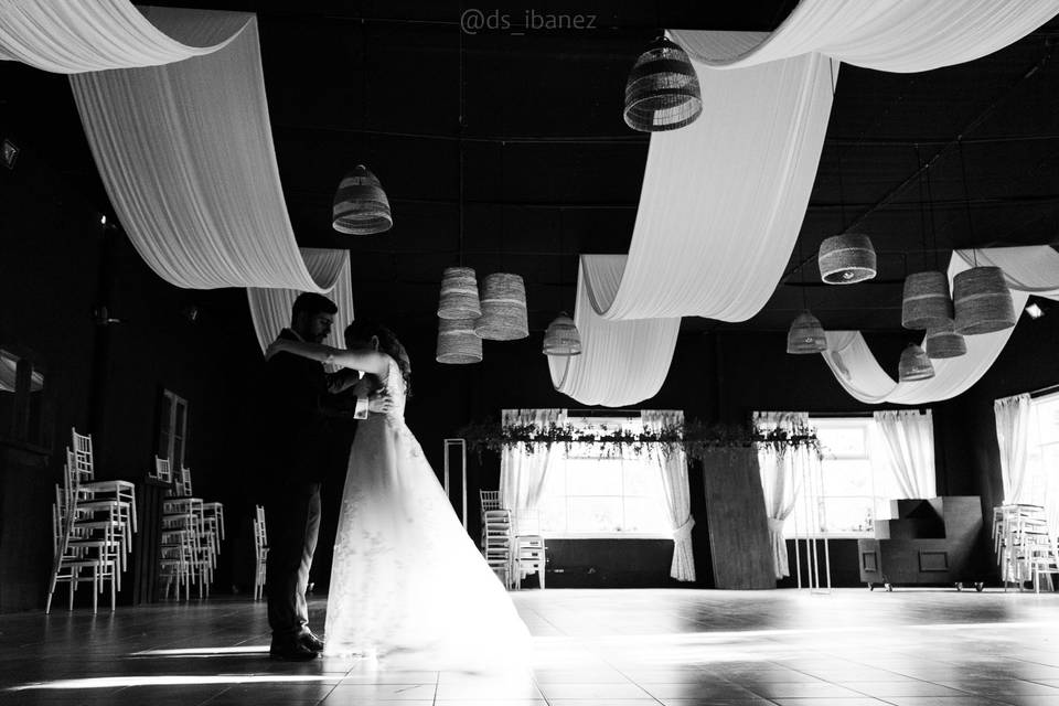 Ensayando el vals