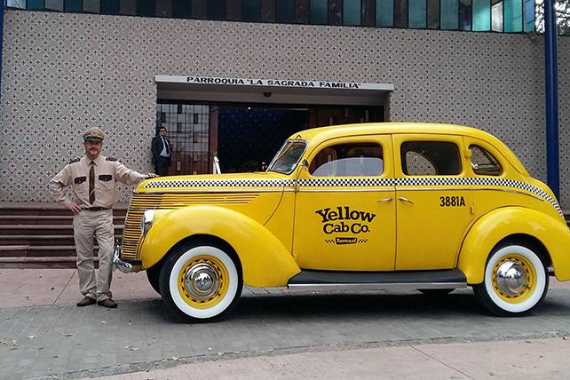 Ford 1938 Yellow Cab