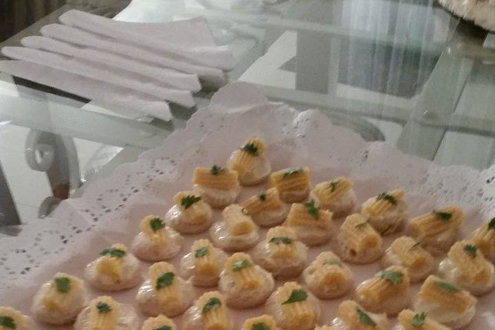 Canapés de lactonesa con choclillo