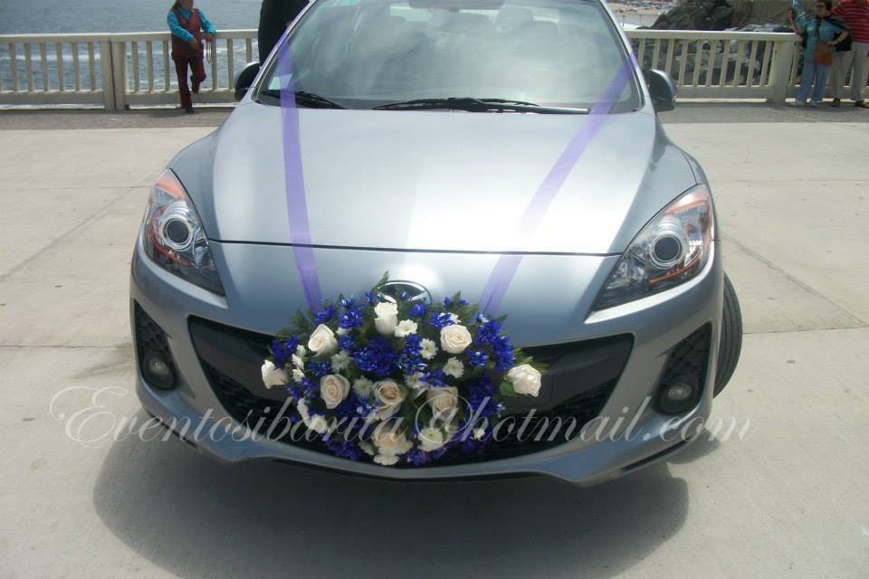 Decoración de auto de novia