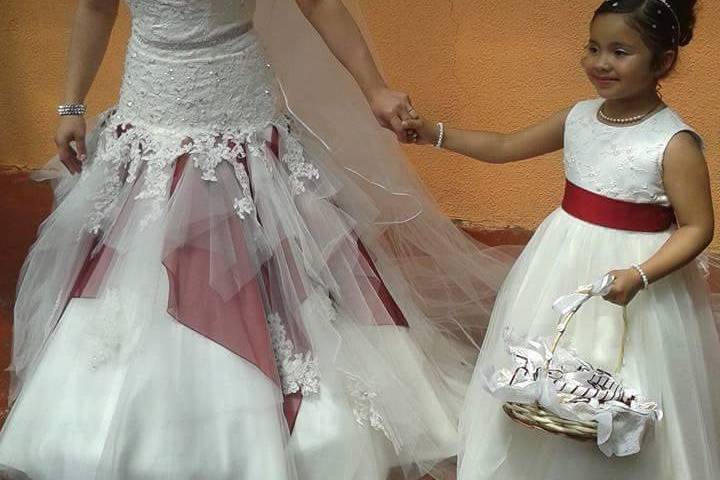 Novias Karo Veloz