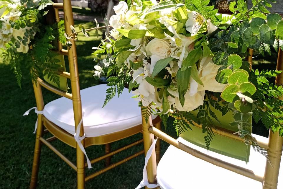 Decoración silla de novios