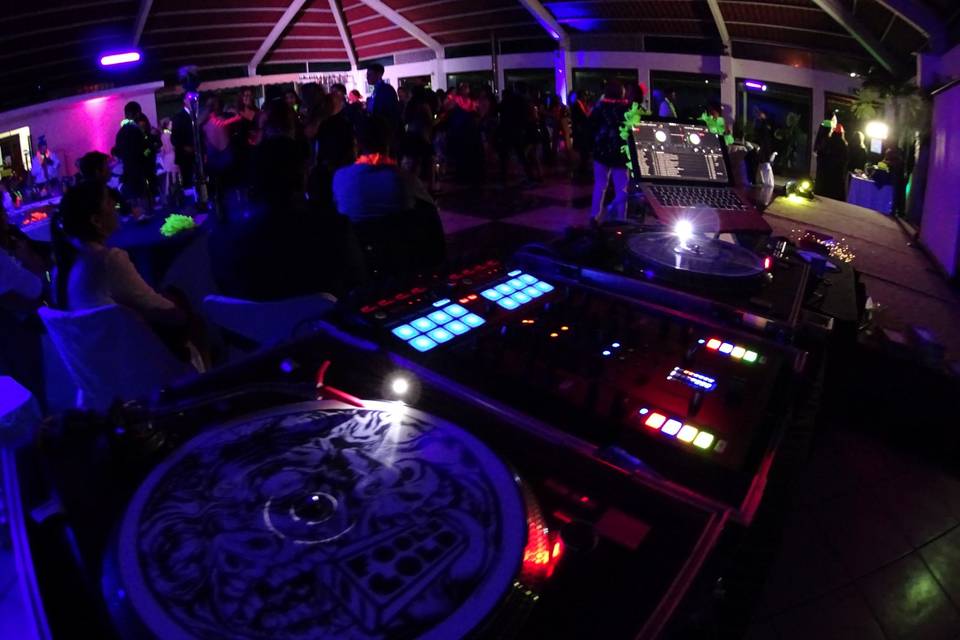 DJ Fénix