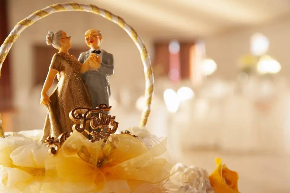 Decoracion torta de novios