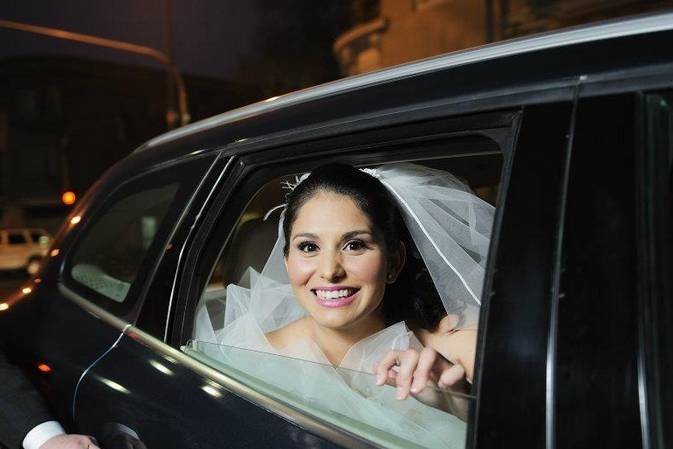 La novia en el auto