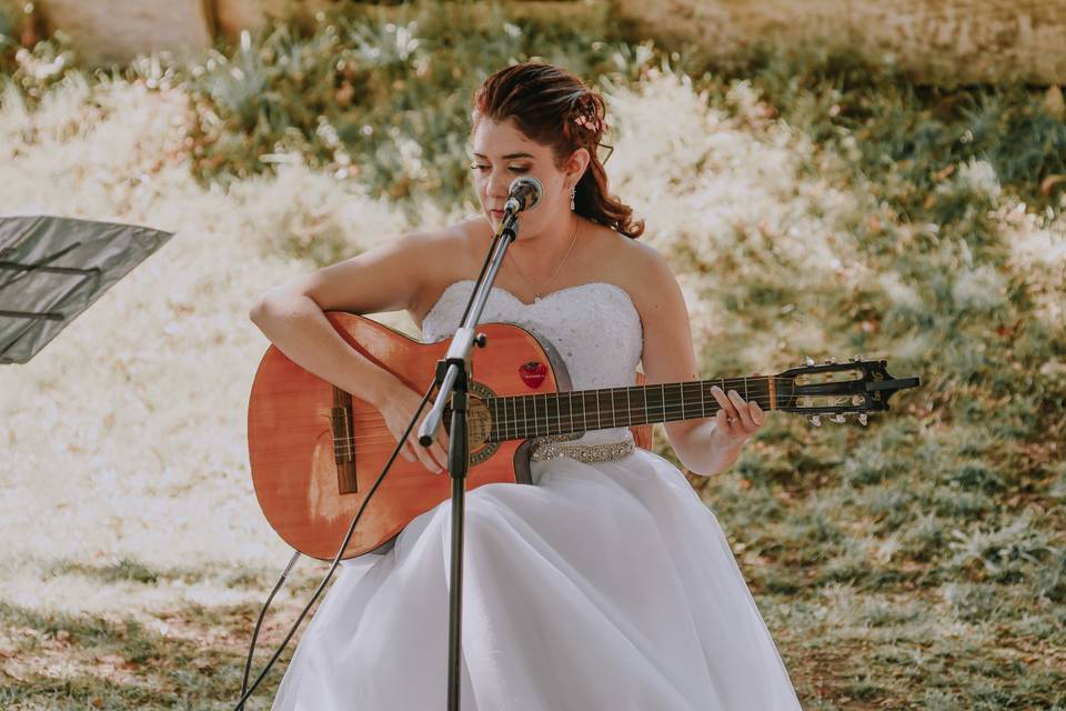 Novia con guitarra