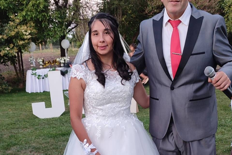 Junto a una gran novia