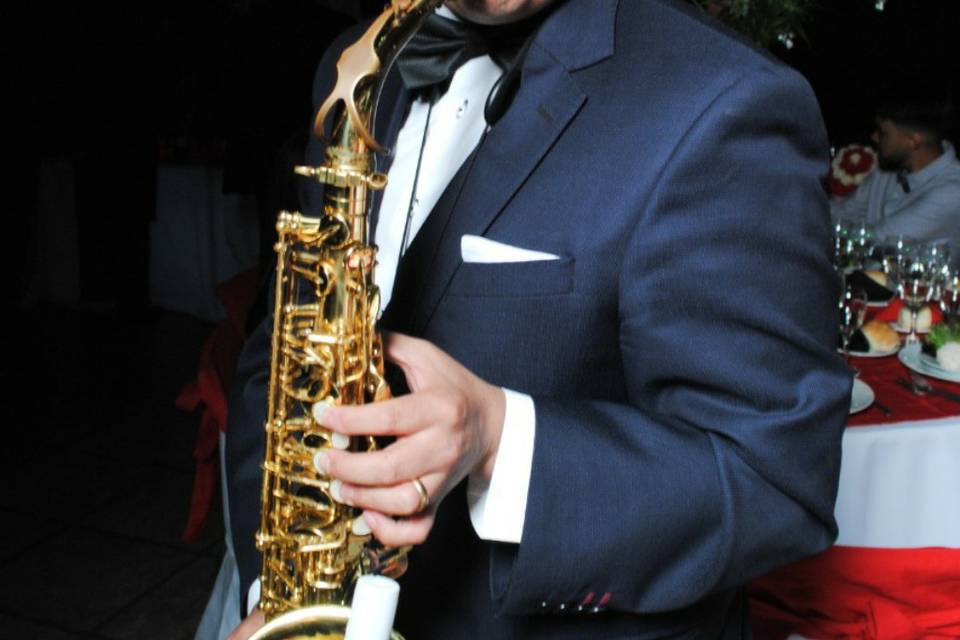 Javier Quiñones Saxofonista