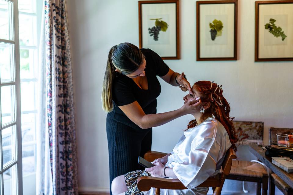 Preparación maquillaje novia