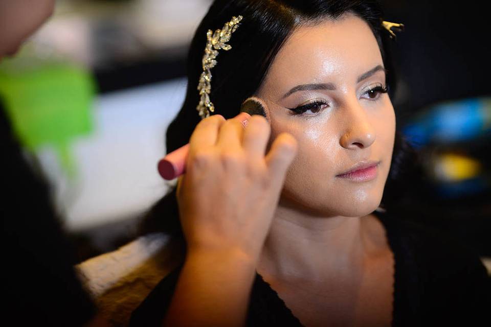 Preparación maquillaje novia
