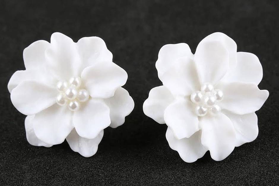 Aros flor blanca