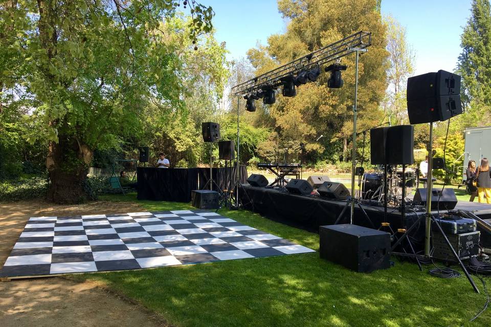 Escenario y pista de baile m&f