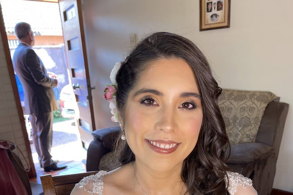 Maquillaje y peinado de novia