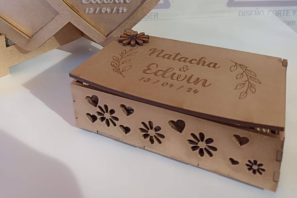 Caja   con 70 corazones