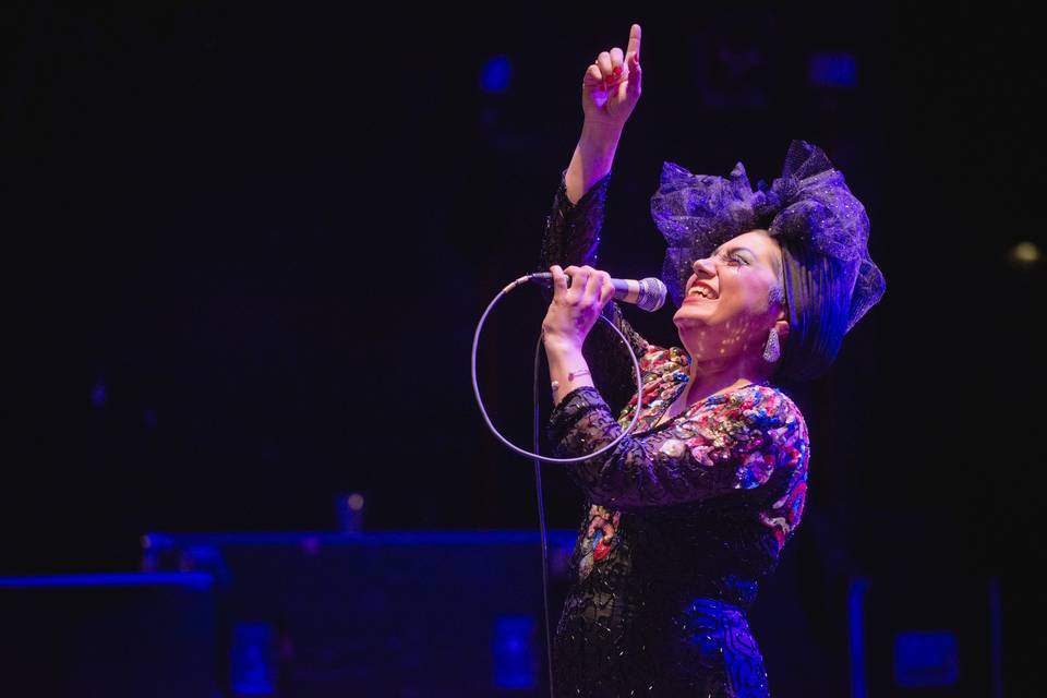 Yolanda Carmín/Stand up