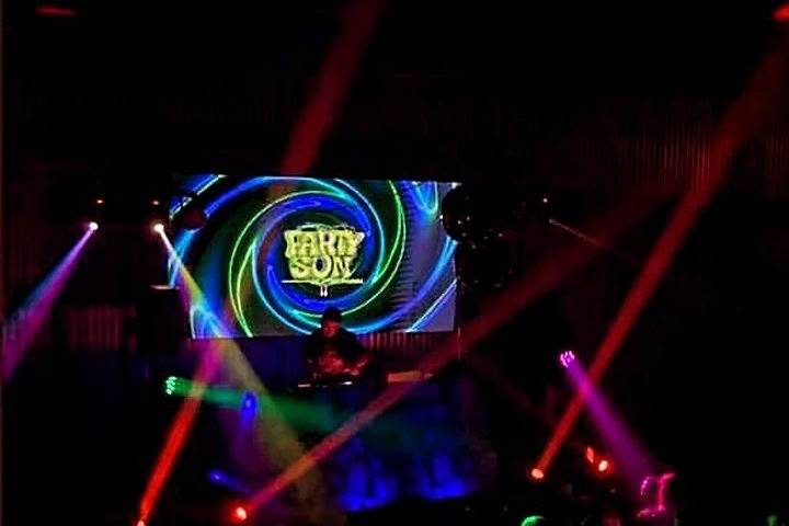 Fiesta con pantalla LED 2x3 mt