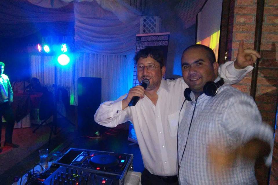 Animador y djs