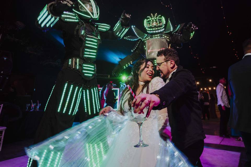 Novios y Robot LED