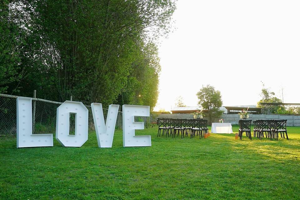 Matrimonio civil en jardín