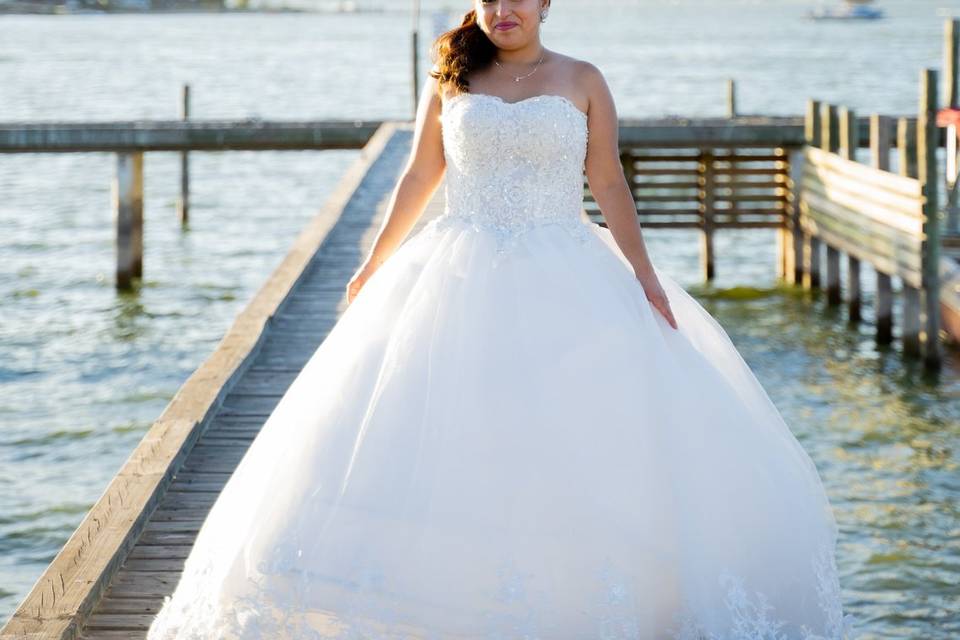 Novia llegando en muelle