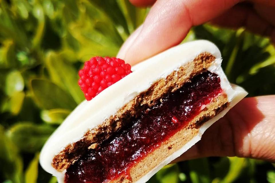 Alfajor blanco frambuesa