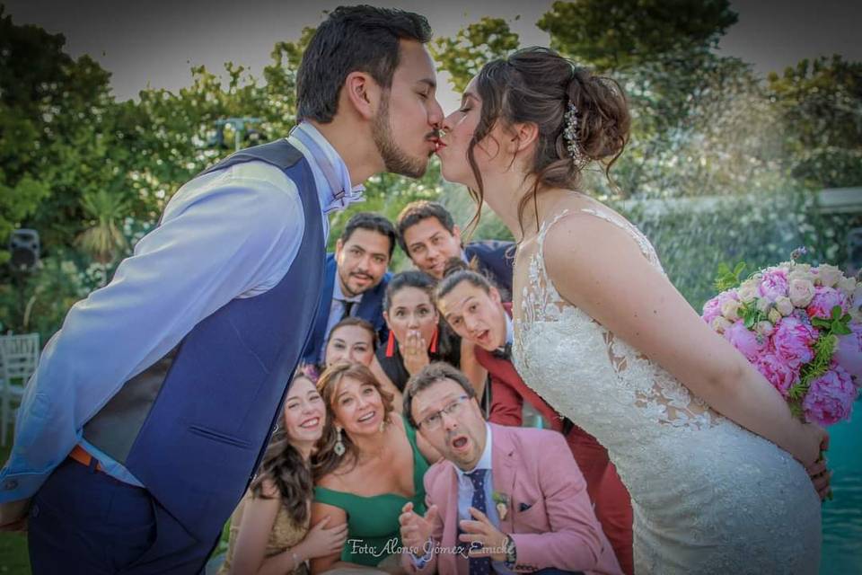 Novios e invitados