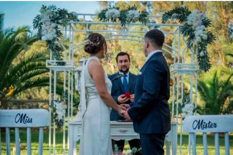 Altar metálico de bodas