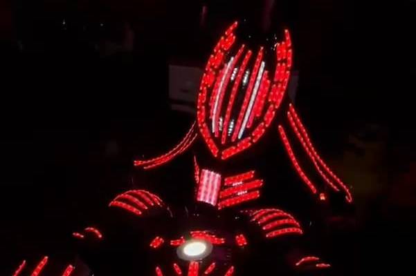 Robot led depredador 2