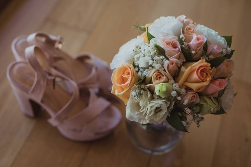 Ramo de novia y zapatos