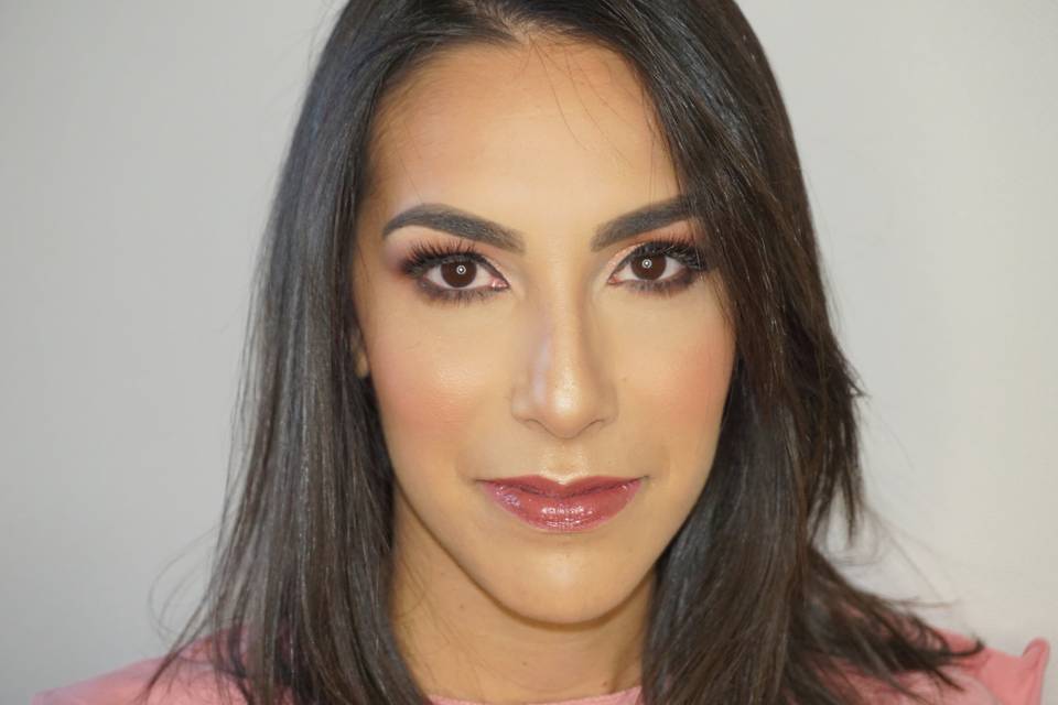 Delia Velásquez Makeup Artist