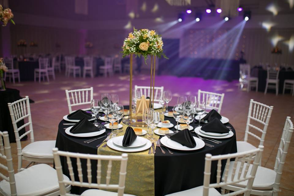 Decoración negro dorado