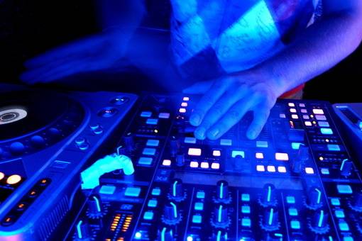 DJ y amplificación