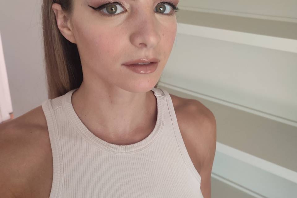 Dani Guzmán Makeup