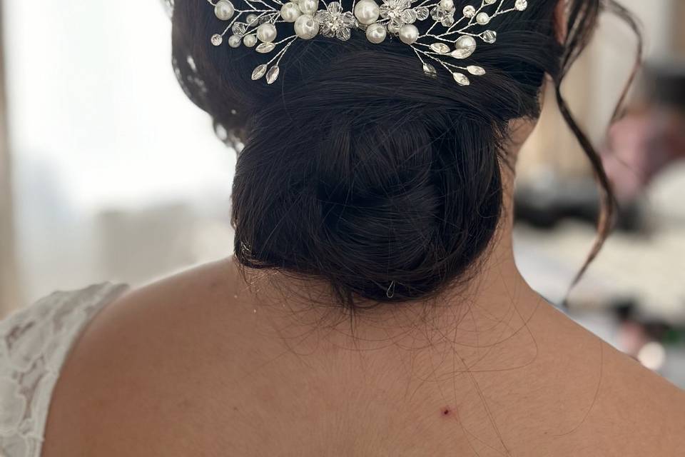 Peinado de novia con tocado
